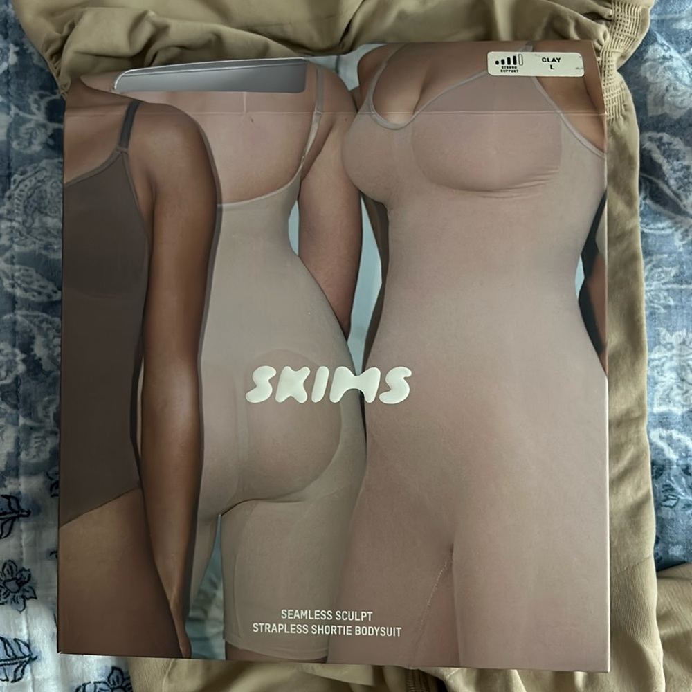 Skims seamless sculpt strapless shortie bodysuit